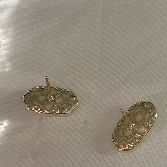 Kendra Scott White Kyocera Opal Ellie Studs in gold - Picture 7 of 9